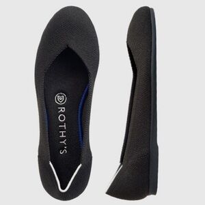 NWOT Rothys The Flat Round Toe in Black